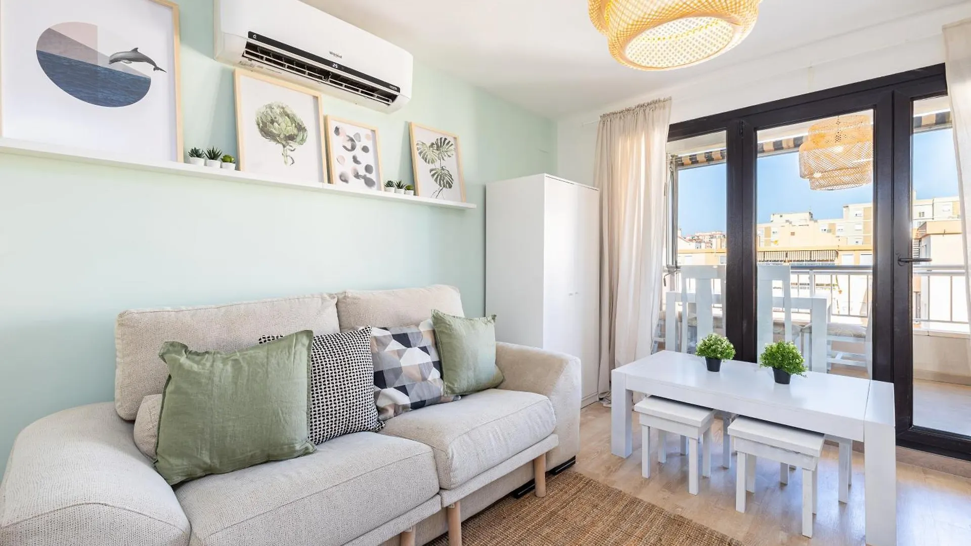 Holidays2Malaga Los Guindos 500 Mts From Beach And Promenade 0*, マラガ